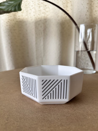 Arcopal France Milk Glass Octobowl (LZD - RSV)|63962