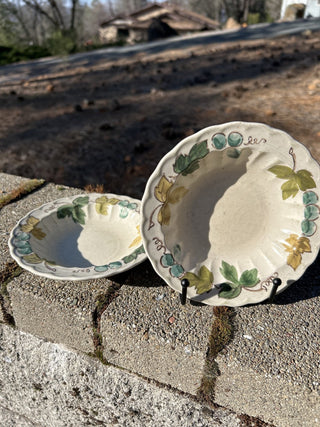 #91 Set of 2 Metlox Poppytrail Vernon Ware Vineyard pattern rimmed fruit/dessert bowl RSV