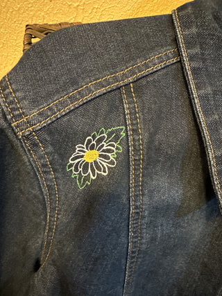 Embroidered crop jacket. Size XL 3/4 sleeve.  White daisy #SM