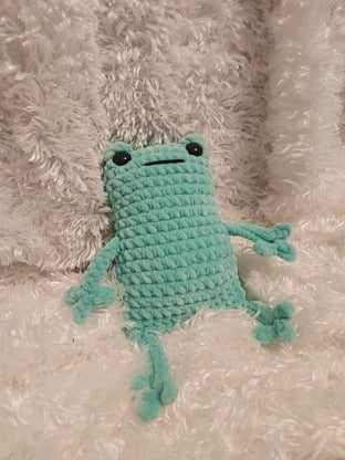 Frog: Crocheted L medium green, super soft yarn