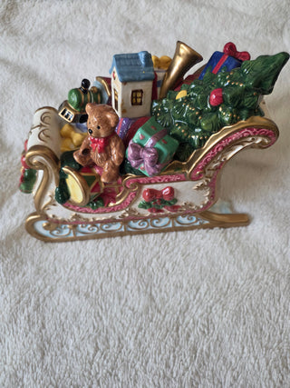 Ceramic painted Sleigh with presents