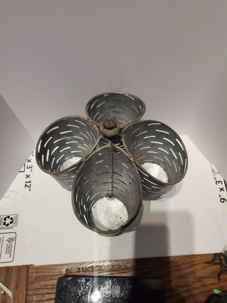 Spinning metal utensil holder