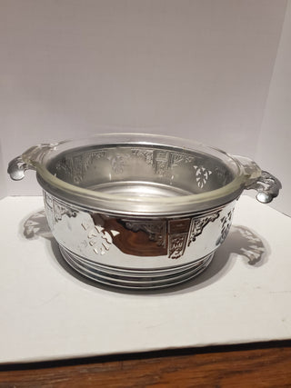 Pyrex bowl with silver stand/holder