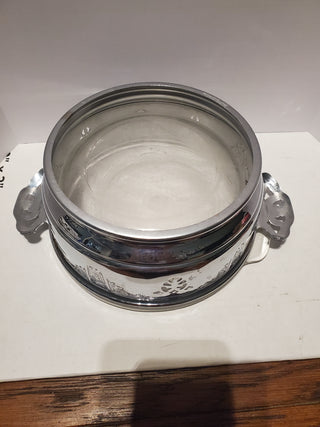 Pyrex bowl with silver stand/holder