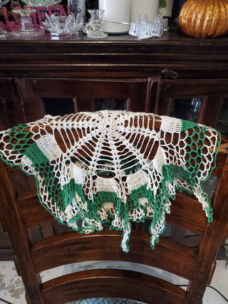 Vtg green/white crochet doily
