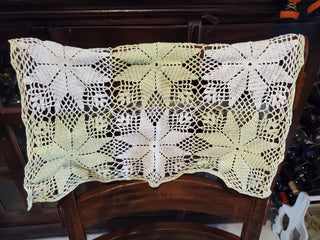 Vtg square green/white doily