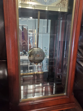 Vintage Howard Miller Wall Clock Leaded Bezel And Side Glass