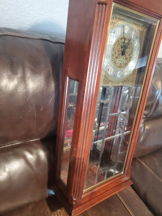 Vintage Howard Miller Wall Clock Leaded Bezel And Side Glass