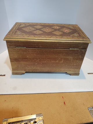 Vintage Royal Sealy Open Top Lined Jewelry Box