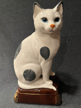 VINTAGE TAKAHASHI CAT FIGURINE ON BASE WITH CRACKLE FINISH