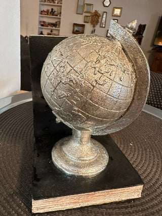 Book Ends Set World MTS