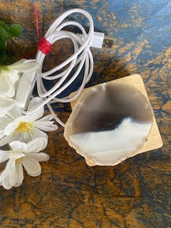 USB Live Edge Agate with Quarts and Stand RCD