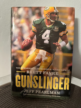 Book: Brett Favre Gunslinger Brett Favre MTS|88417