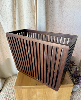 MCM Magazine Rack Crate & Barrel (LZD - RSV)|108293