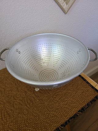 Wear-Ever Aluminum Collander, No. A-3125, RCD|98191