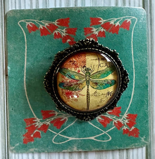 Vintage Style Brooch: Dragonfly w/Silvertone Bezel  RCD|117041