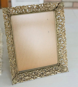 Decorative Gold Frame, 8x10”    MTS
