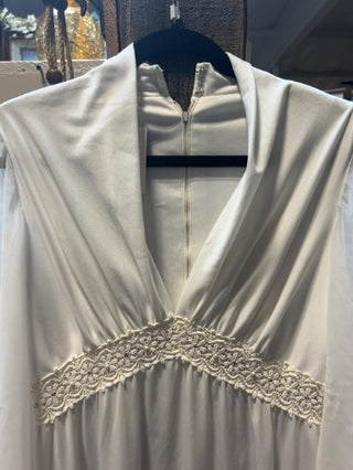 white vintage maxi wedding dress size 14