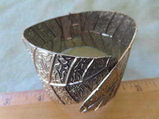 Large silver tone cuff bracelet RCD|122490
