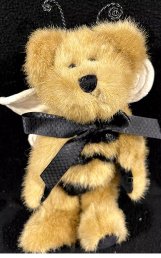 VV #62 The Boyds Collection Clover L. Buzzoff Bear
