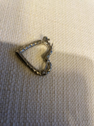 Vintage crystal heart Silvertone pin