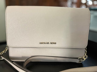 MJ-93 Michael Kors Pink Envelope Purse. MTS