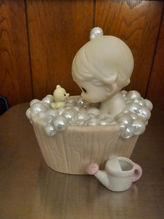 Precious Moments "A Tub Full Of Love" 1987