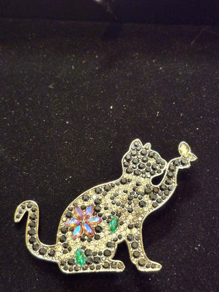 Blingy cat brooch r c d
