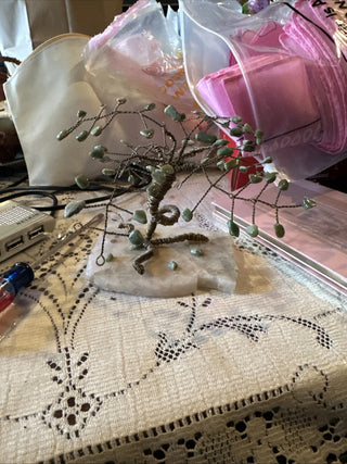 #62 VV Vintage Jade Bonsai Tree Wire Art on mineral crystal base tree of life MTS|62444