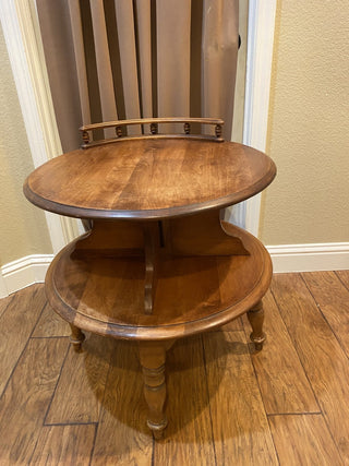 Rare Vtg Colonial-style solid maple side table RCD