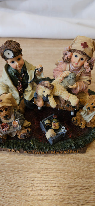 Boyds Animal Hospital Ltd Ed NOS, RSV