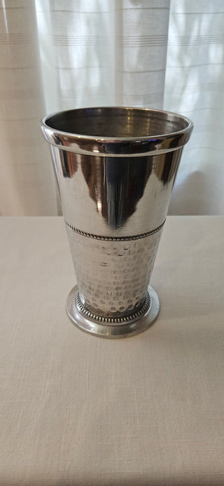 Decorative Metal Tulip Vase
Hammered silver-tone finish
Flared form
Excellent condition