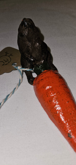Cast Iron Rabbit with Carrot Doorstop