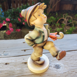 Goebel Hummel Figurine Happy Traveler