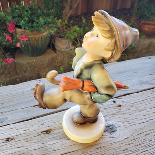 Goebel Hummel Figurine Happy Traveler