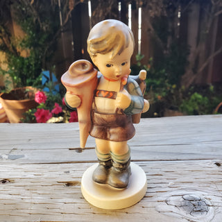Goebel Hummel Figurine Little Scholar
