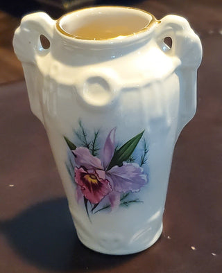 VINTAGE PORCELAIN VASE