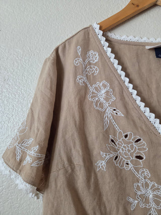 Universal Thread tan embroidered top