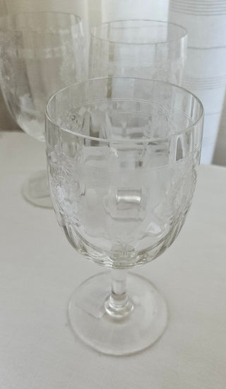 Tiffin Optic Wine Glass Victorian #203 Etch Wreath Swag 6 1/4" Wine Water Goblet
