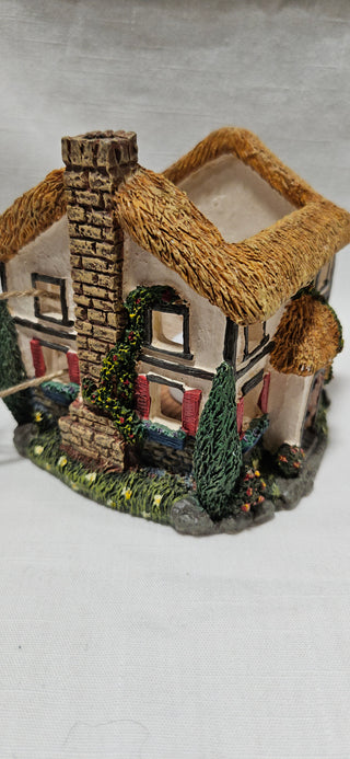 English Style Thatched Cottage Mini 4"