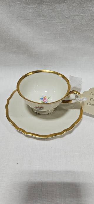 VNTG Bavarian Teacup & Saucer
Fine Porcelain with Gold Trim
Made in Germany