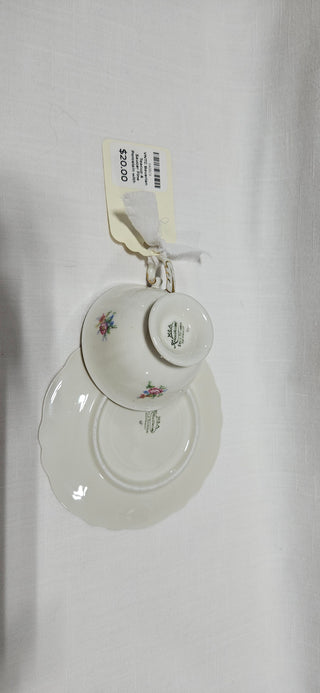 VNTG Bavarian Teacup & Saucer
Fine Porcelain with Gold Trim
Made in Germany