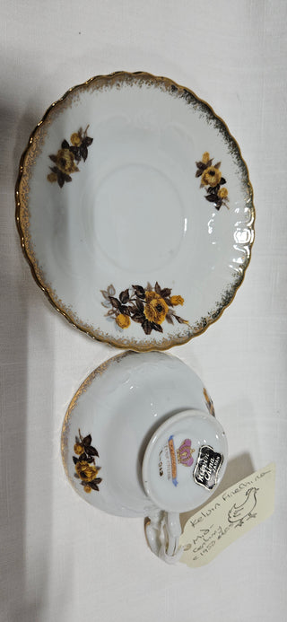 Vintage Japanese
Fine China Teacup & Saucer
Gilt Edge • Floral Design