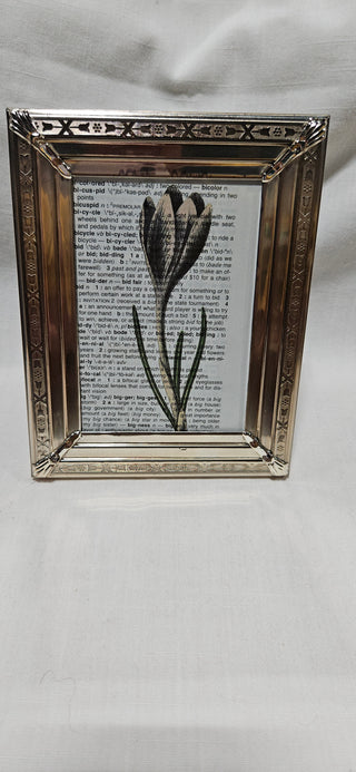 Silver Metal Frame
Vintage-Style Paper Art