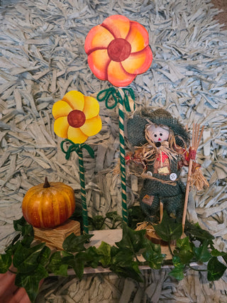 Fall scarecrow wooden decor