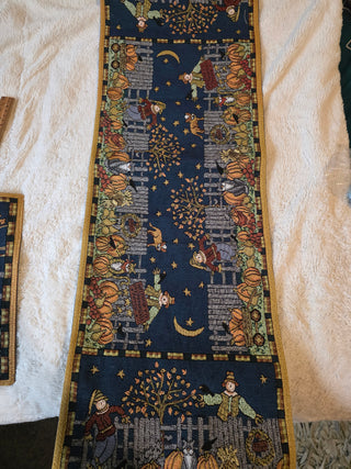 Harvest scarecrow runner 38 inch with 1 placemat