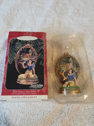 1998 Keepsake snowwhite ornament