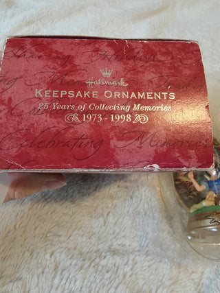 1998 Keepsake snowwhite ornament
