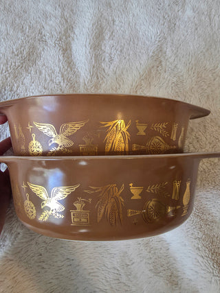 Pyrex Early Americana  1 1/2 Qt Oval Glass Casserole Dish Set Of 2