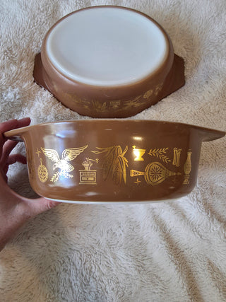 Pyrex Early Americana  1 1/2 Qt Oval Glass Casserole Dish Set Of 2